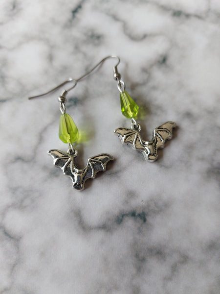 beaded bat earrings - green 