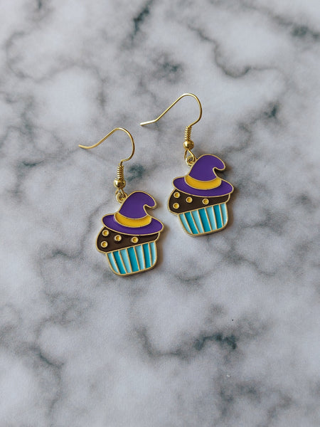 witch hat cupcake earrings (gold plated) 